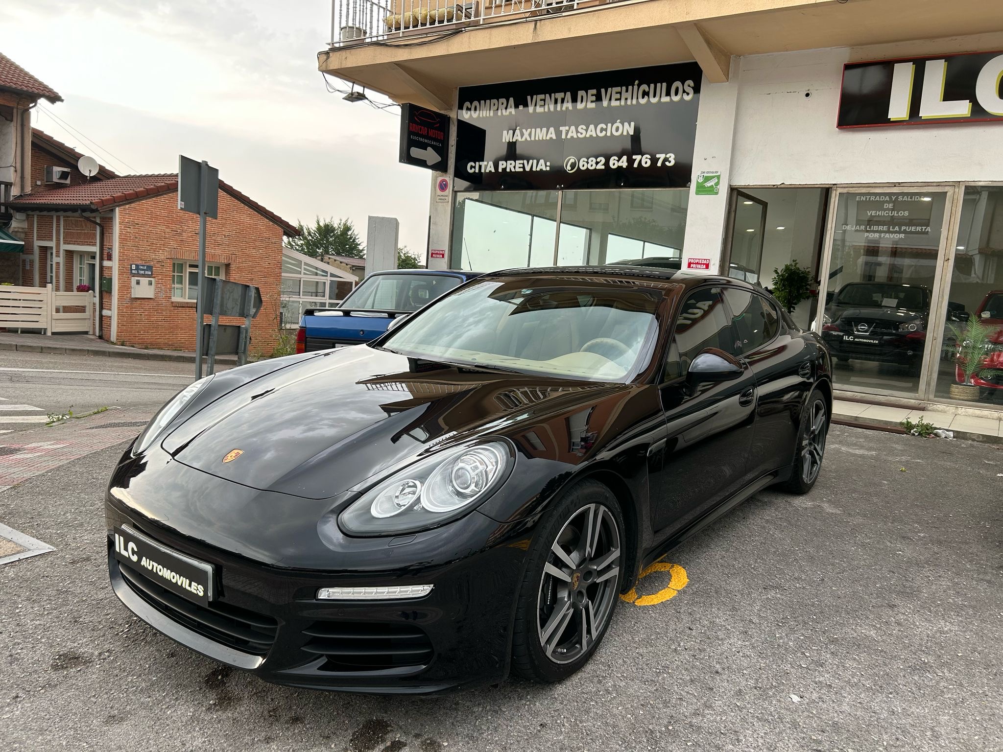 PORSCHE Panamera 3.0