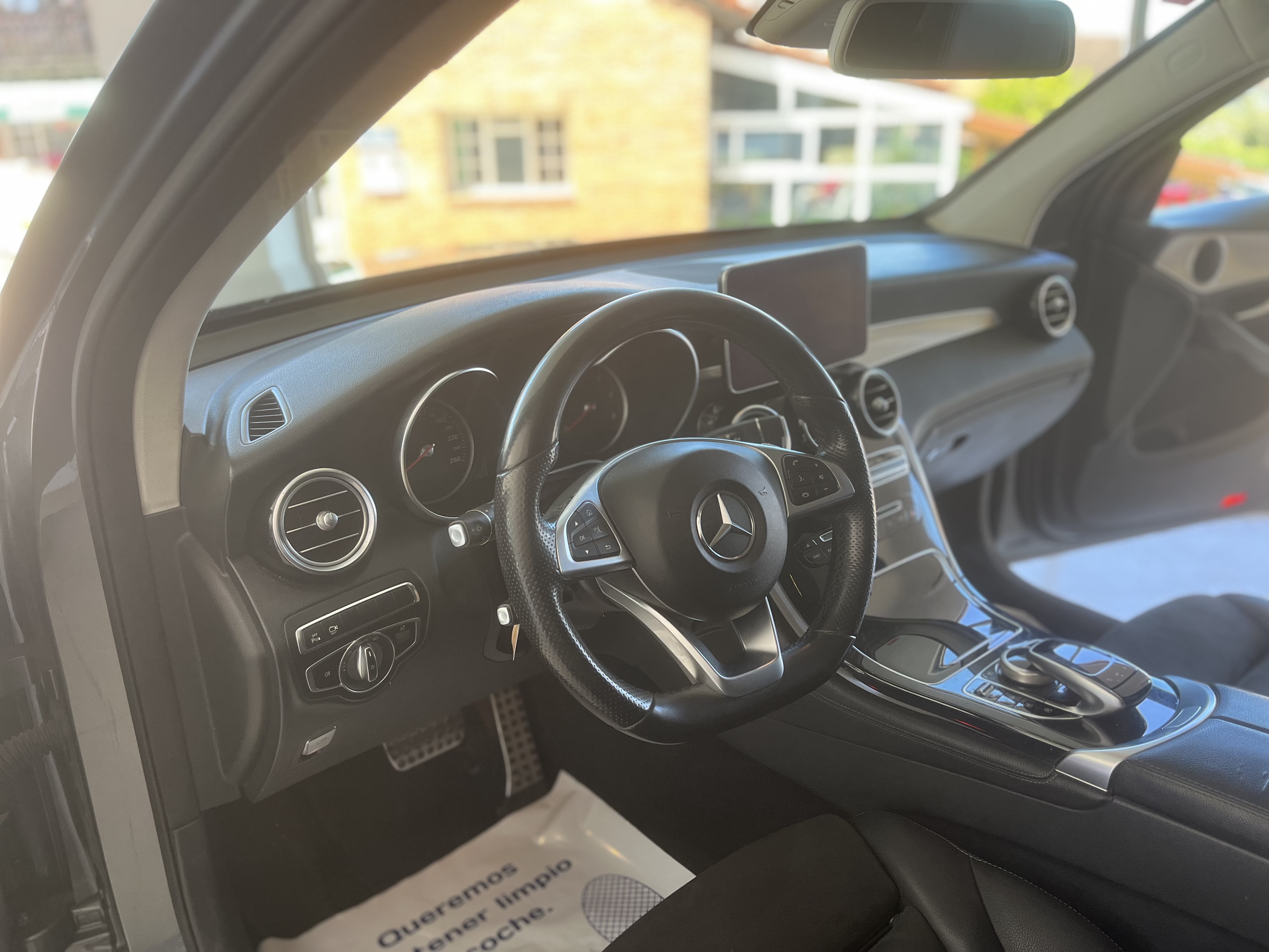 MERCEDES-BENZ GLA 250