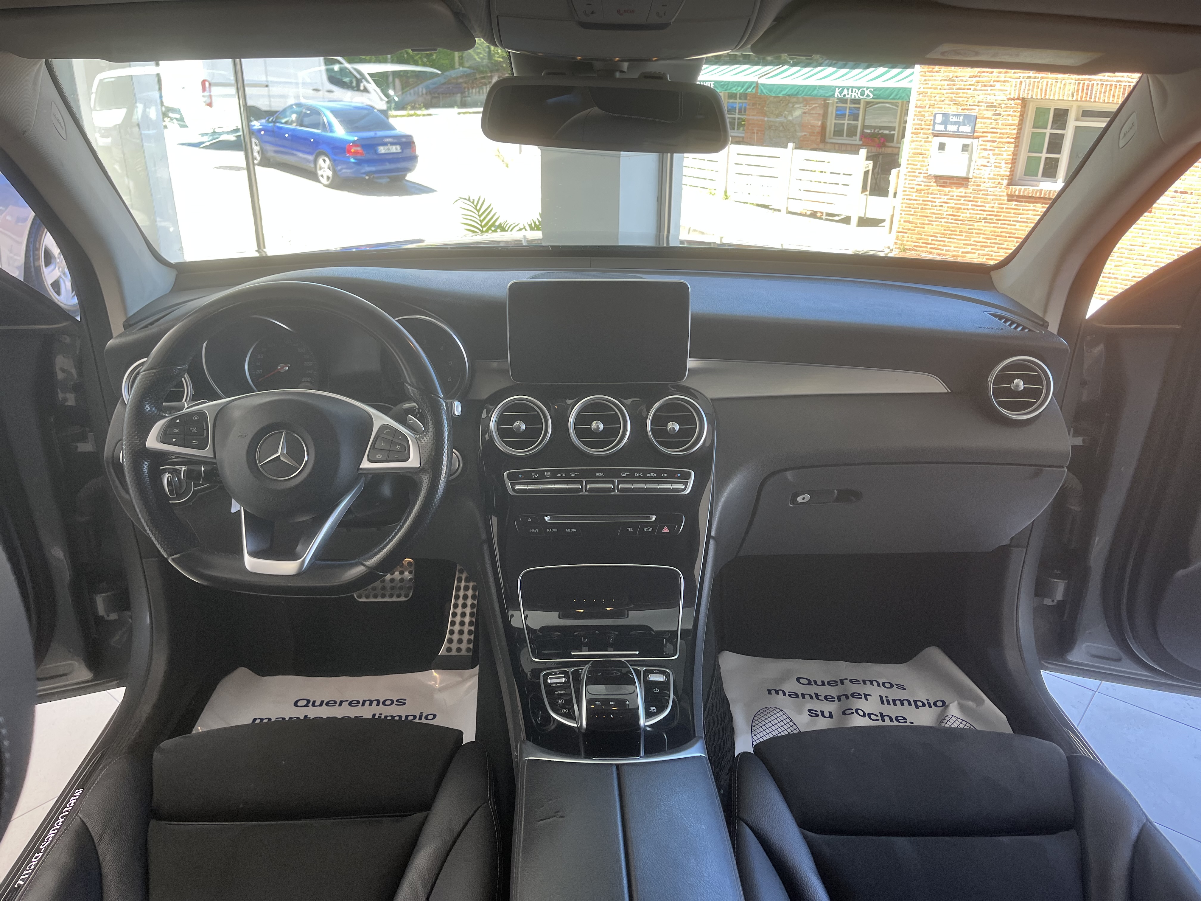 MERCEDES-BENZ GLA 250