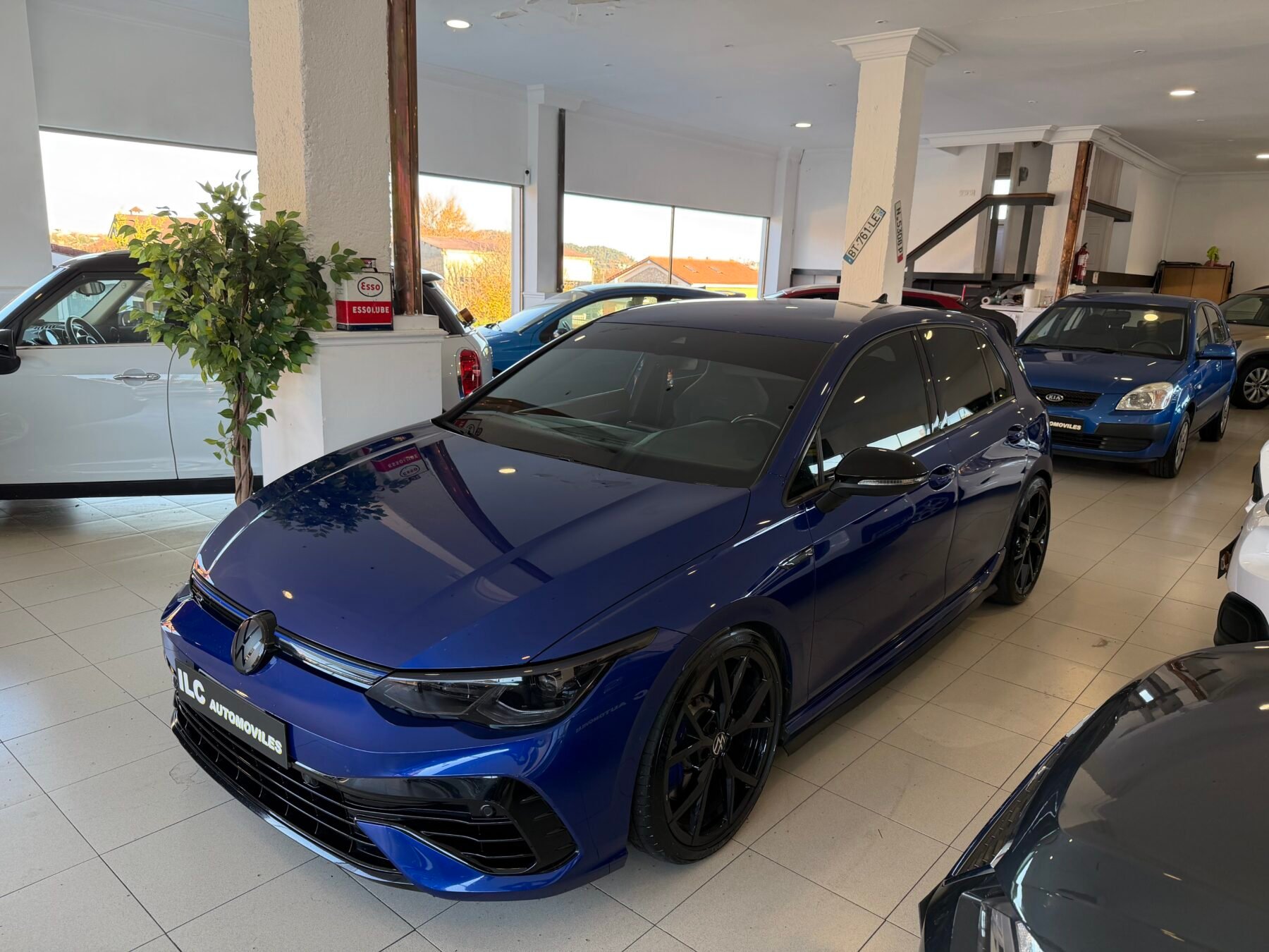 VOLKSWAGEN Golf VIII R