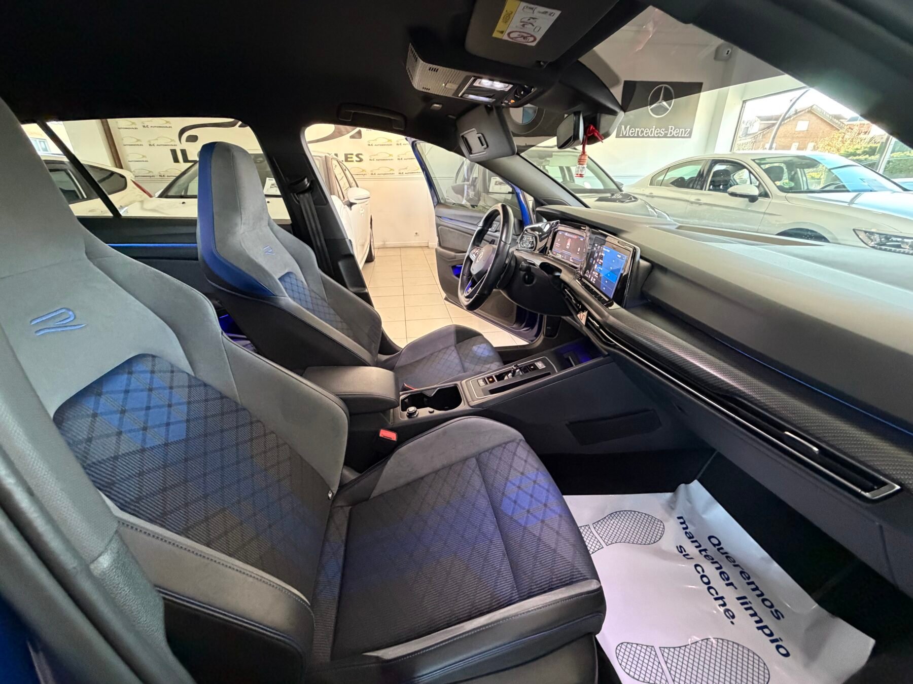 VOLKSWAGEN Golf VIII R