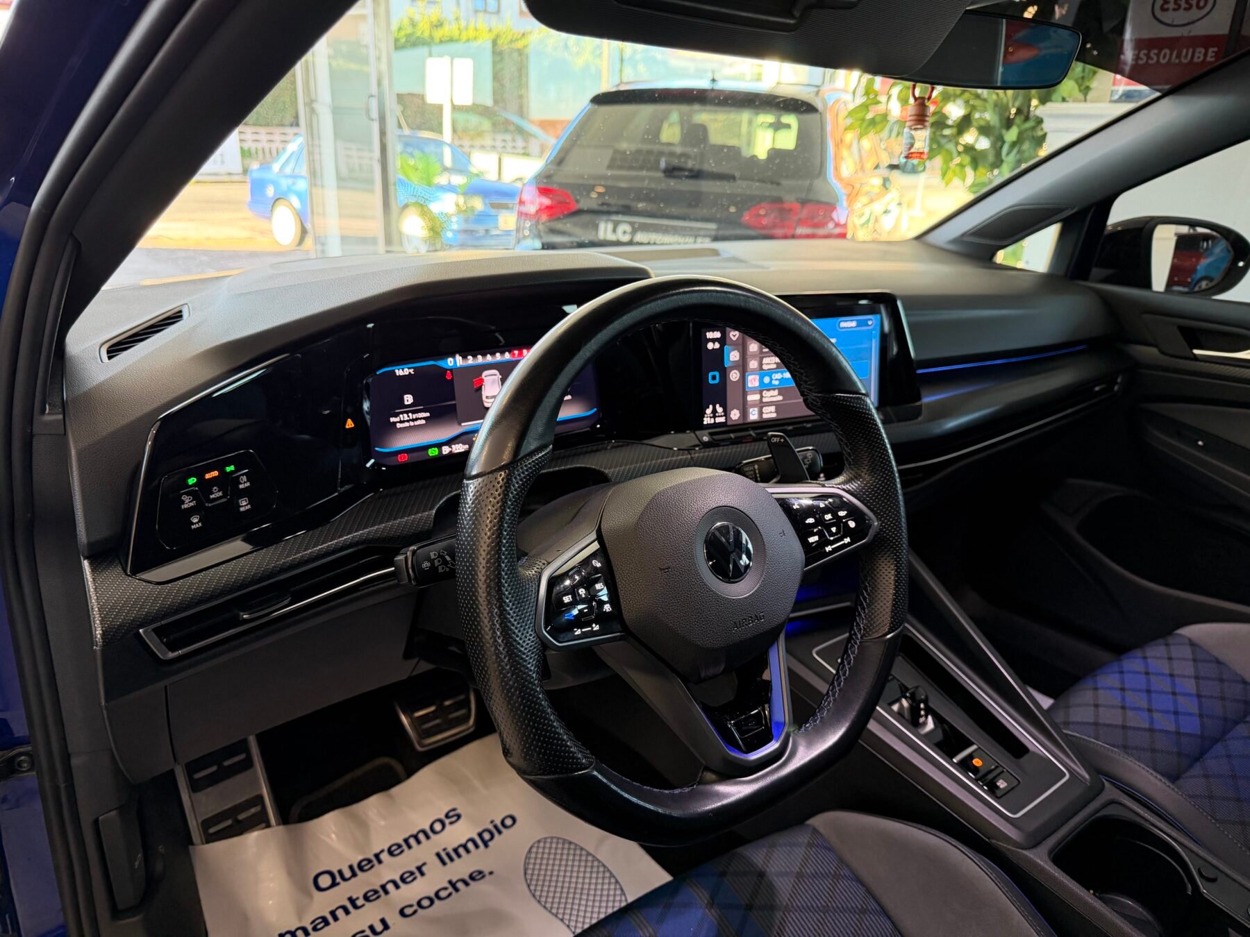 VOLKSWAGEN Golf VIII R