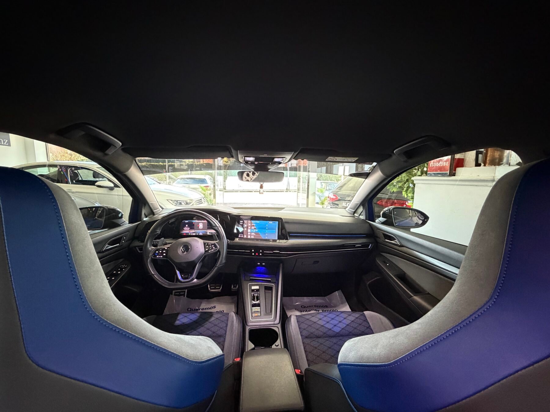 VOLKSWAGEN Golf VIII R