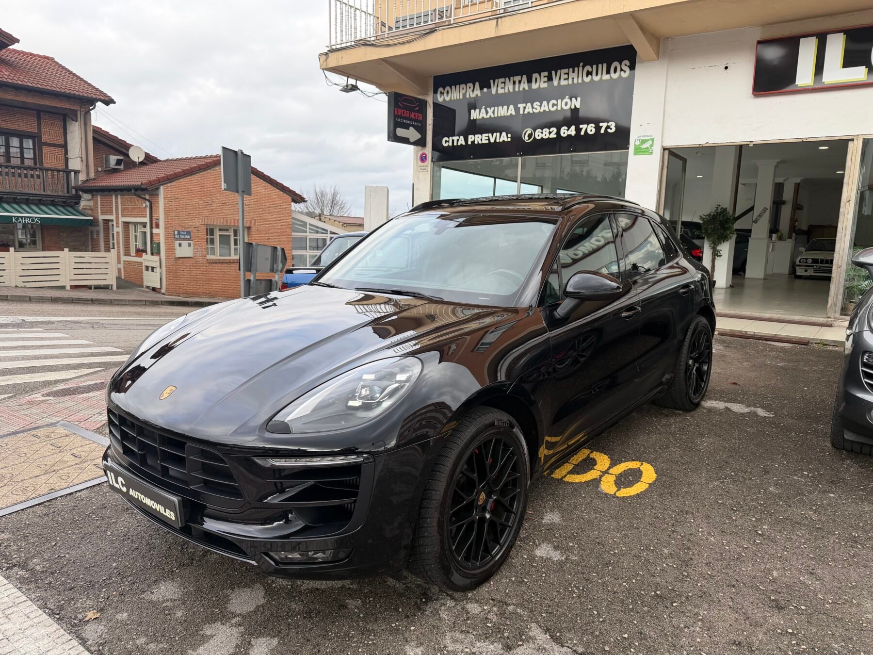 PORSCHE Macan GTS