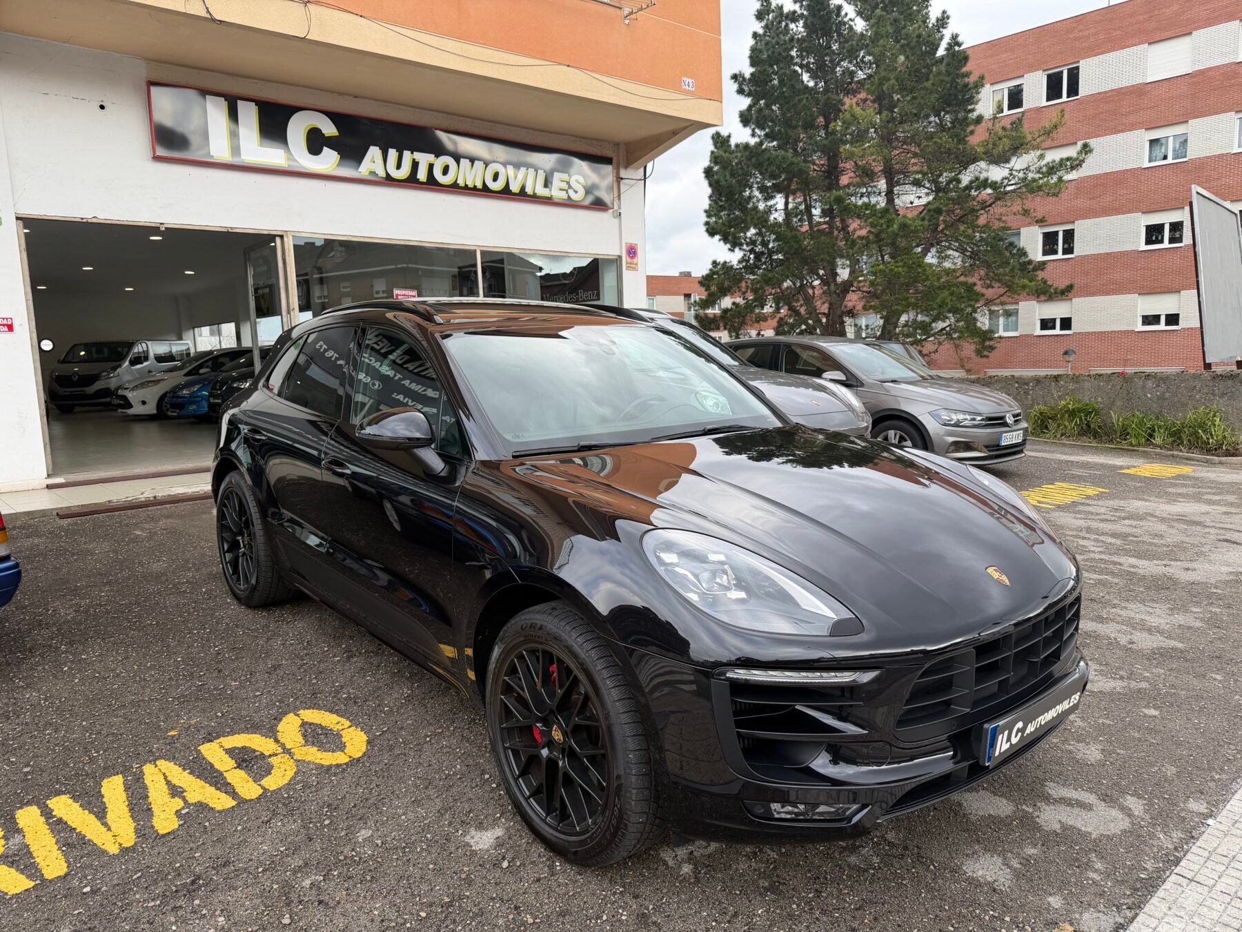 PORSCHE Macan GTS