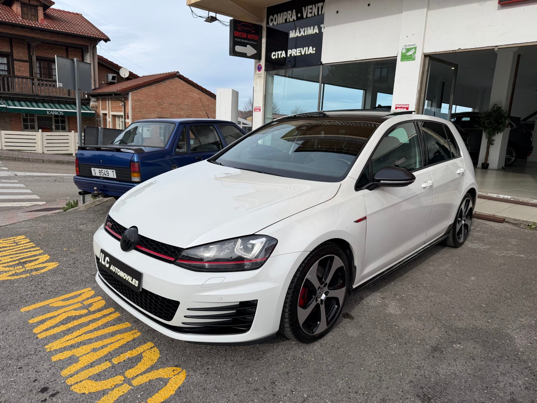 VOLKSWAGEN Golf Gti