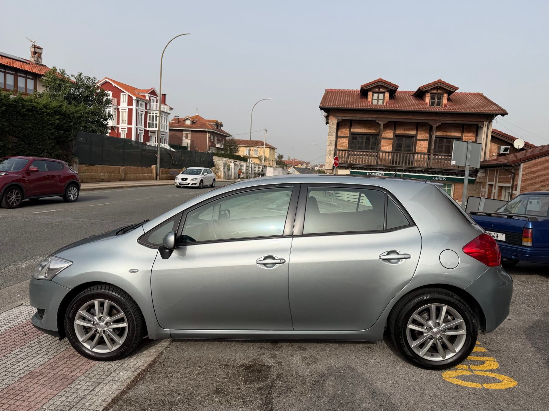 TOYOTA Auris 1.4d4-d